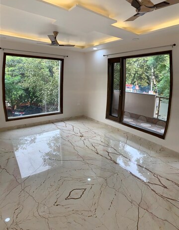 Room in 4 BHK Apartment at Boutique Residential Apartments A-10, Gulmohar Park – for Rent
