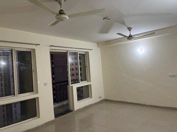 Room in 2.5 BHK Apartment at Jaypee Greens Kosmos, Sector 134 – for Rent