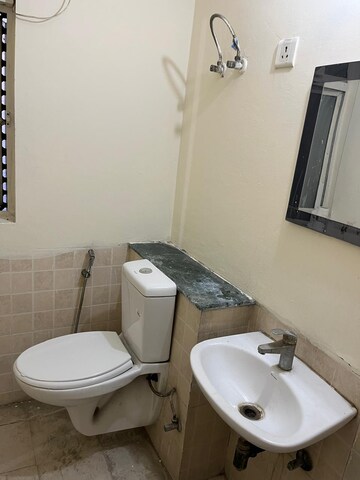 Attached Bathroom in 2.5 BHK Apartment at Jaypee Greens Kosmos, Sector 134 – for Rent