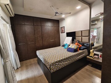 Bedroom in 2 BHK Apartment at Triveni Vasant Vihar CHS, Vasant Vihar – for Rent