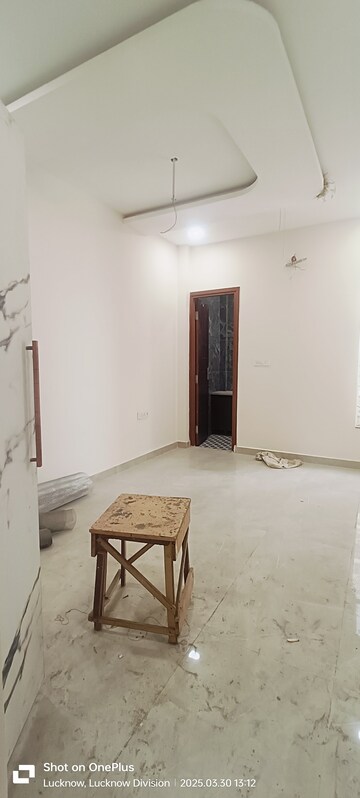 Room in 3 BHK Villa at Gomti Nagar – for Sale