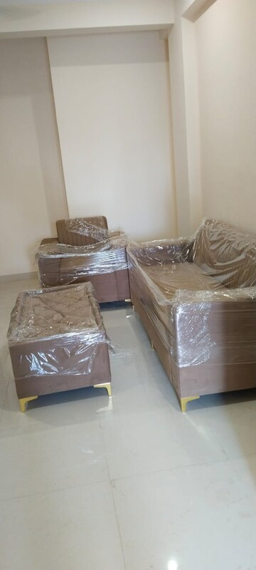 Living Room in 2 BHK Builder Floor at Ardee City, Sector 52 – for Rent