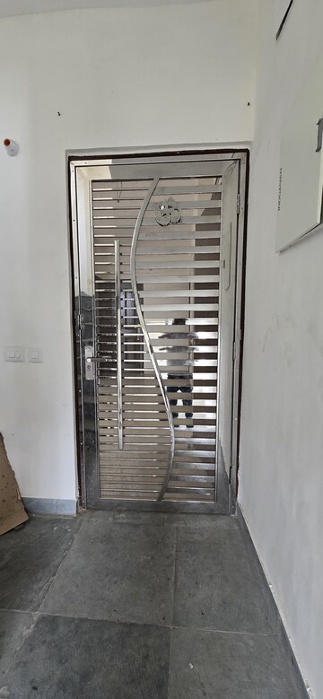 Staircase in 2.5 BHK Builder Floor at Wave Prime Floors, Wave City – for Rent