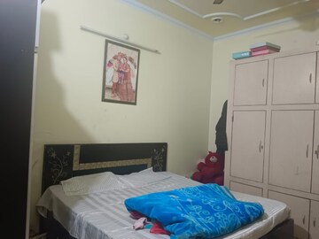 Bedroom in 3.5 BHK Apartment at Gomti Nagar – for Rent