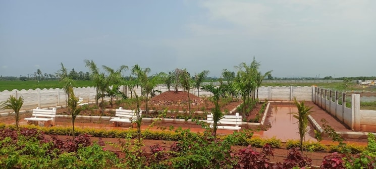 Garden, sri-bhumi-eeshaanya  250 Sq.Yd. Plot In Kankipadu Vijayawada 8422614