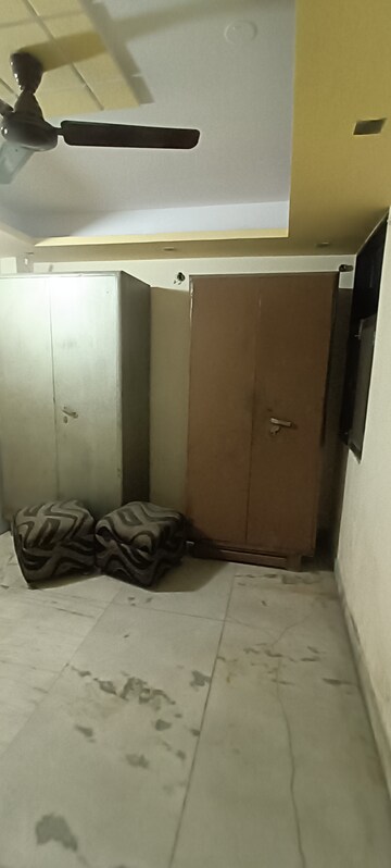 Bathroom in 3 BHK Builder Floor at Rohini Sector 7 – for Rent