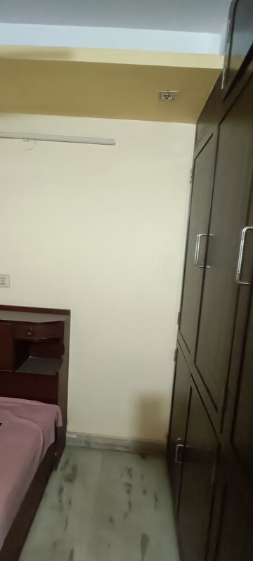 Furnished Amenities in 3 BHK Builder Floor at Rohini Sector 7 – for Rent