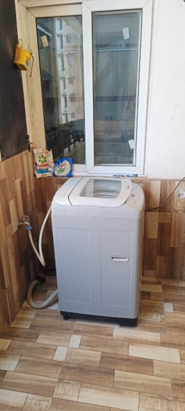 Bathroom in 2 BHK Apartment at Gomti Nagar – for Rent