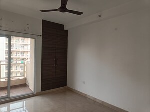 Room in 3 BHK Apartment at Elite Golf Green, Sector 79 – for Sale