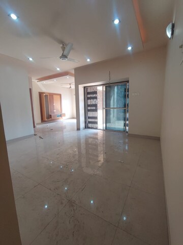 Room in 2 BHK Apartment at Gera Landmark, Kalyani Nagar – for Rent
