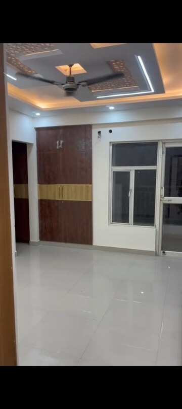 Room in 3 BHK Apartment at SCC Sapphire, Raj Nagar Extension – for Rent