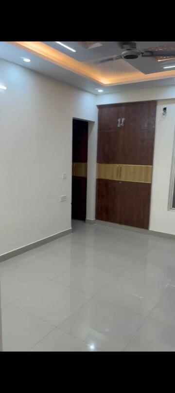 Room in 3 BHK Apartment at SCC Sapphire, Raj Nagar Extension – for Rent