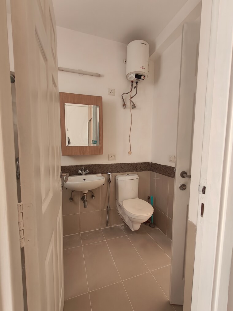 Bathroom, emaar-mgf-emerald-hills 3.5 Bedroom 267 Sq.Yd. Builder Floor In Sector 65 Gurgaon 8422666