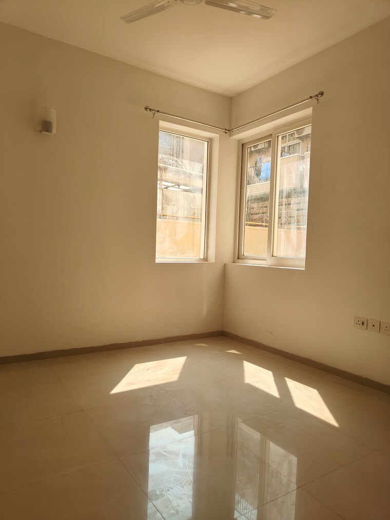 Room, emaar-mgf-emerald-hills 3.5 Bedroom 267 Sq.Yd. Builder Floor In Sector 65 Gurgaon 8422666