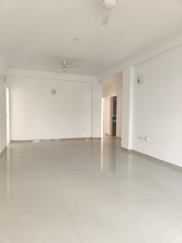 Room, emaar-mgf-emerald-hills 3.5 Bedroom 267 Sq.Yd. Builder Floor In Sector 65 Gurgaon 8422666