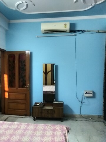 Living Room in 2 BHK Builder Floor at Sector 55 – for Rent