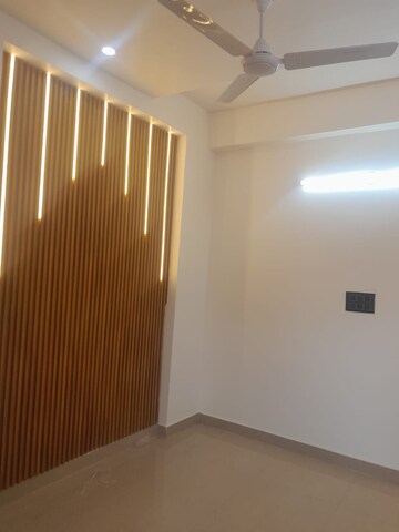 Room in 3 BHK Villa at Sindhuja Greens, Sector 10 Greater Noida – for Rent