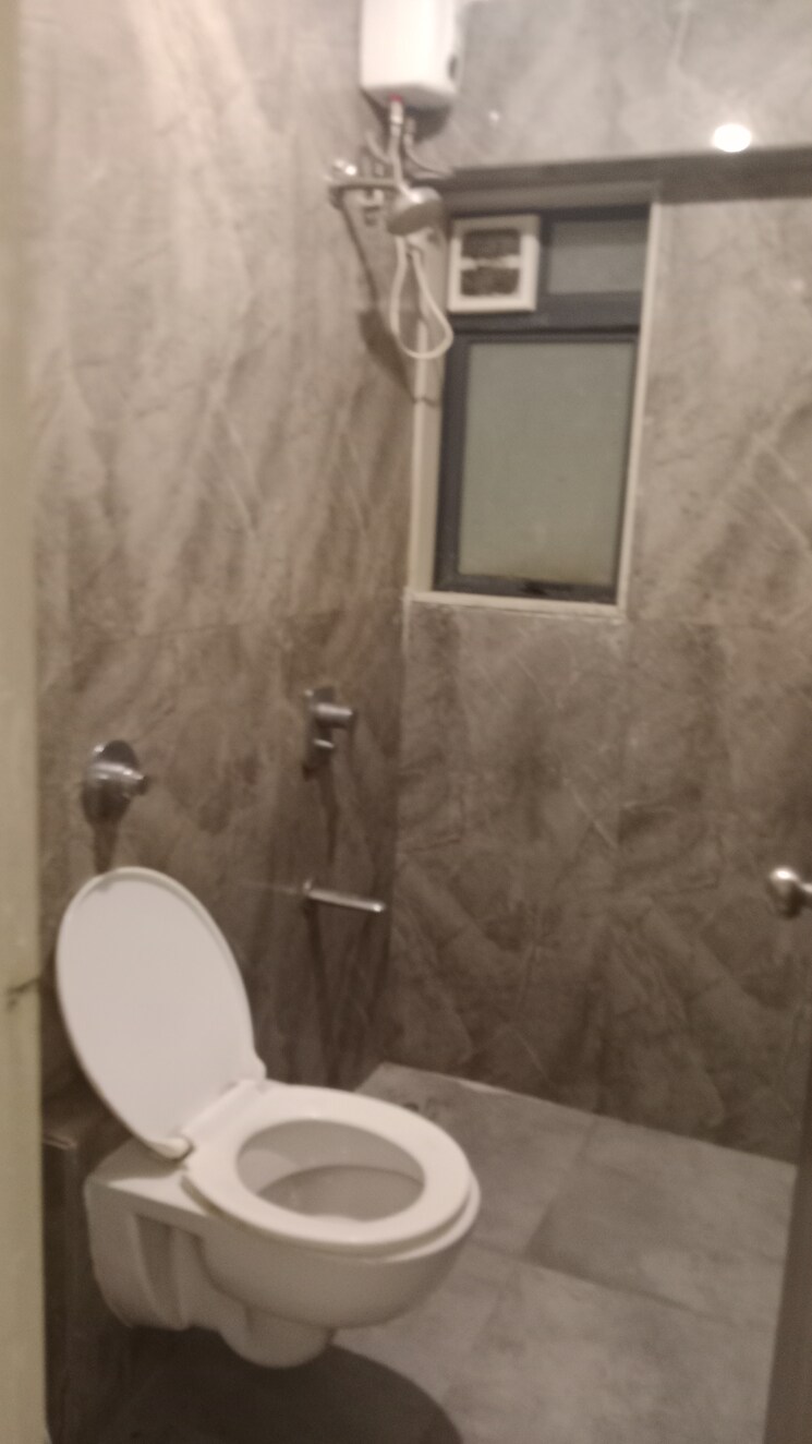 Bathroom, dn nagar 2 Bedroom 650 Sq.Ft. Apartment In Dn Nagar Mumbai 8422764