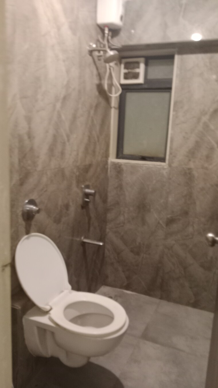 Bathroom, dn nagar 2 Bedroom 650 Sq.Ft. Apartment In Dn Nagar Mumbai 8422764