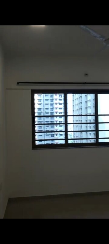 Room in 3 BHK Apartment at Sheth Vasant Oasis, Andheri East – for Rent