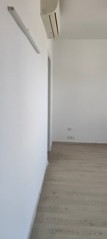 Room in 2 BHK Apartment at Ireo Skyon, Sector 60 – for Rent