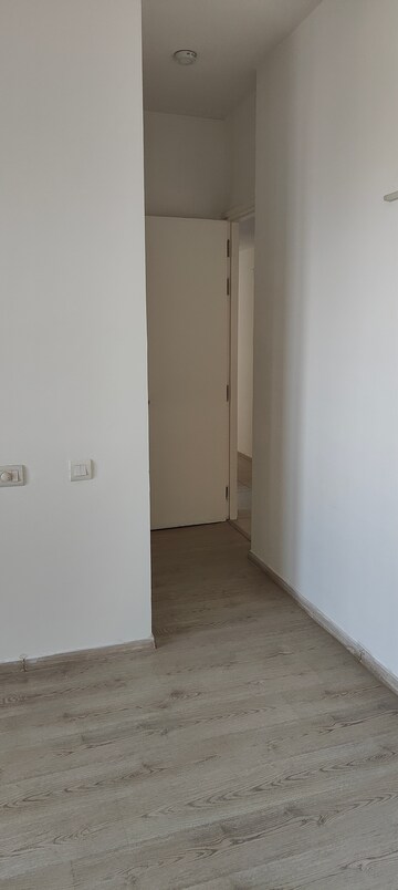 Room in 2 BHK Apartment at Ireo Skyon, Sector 60 – for Rent