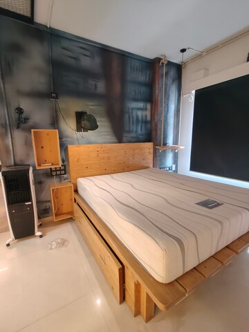 Bedroom in 2 BHK Apartment at Lalani Grandeur, Goregaon East – for Rent