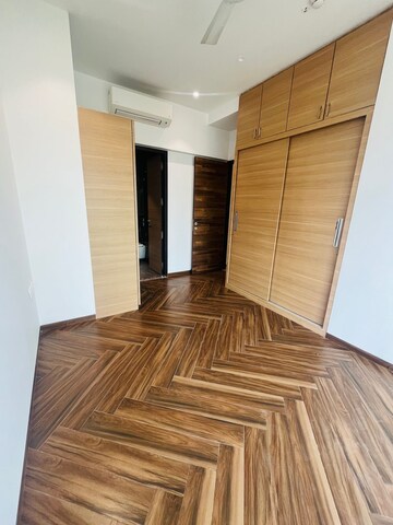 2 BHK Apartment For Rent in Indiabulls Blu, Worli