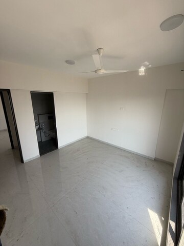 3 BHK Apartment For Rent in Shapoorji Pallonji Epsilon, Kandivali East