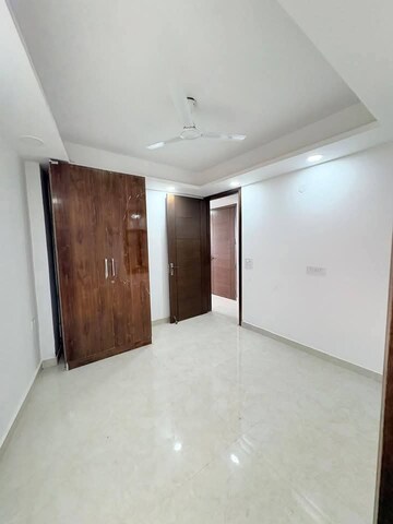 Room in 2 BHK Builder Floor at Saket – for Rent
