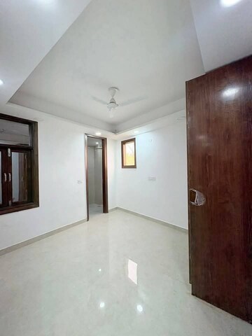 Room in 2 BHK Builder Floor at Saket – for Rent