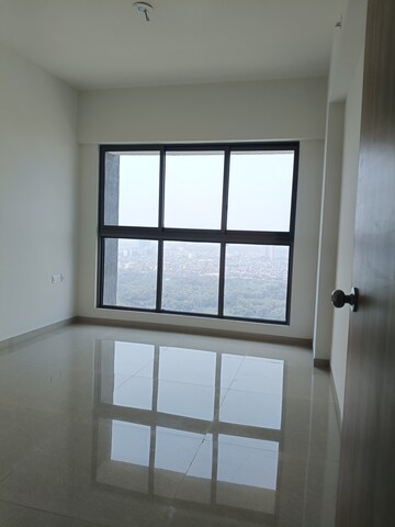 Room in 2 BHK Apartment at Rajesh Raj Infinia, Malad West – for Rent