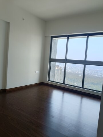 Room in 2 BHK Apartment at Rajesh Raj Infinia, Malad West – for Rent