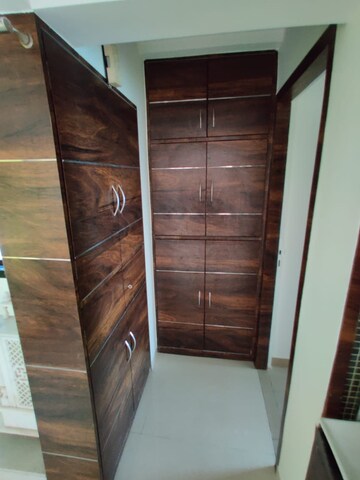 Furnished Amenities in 3 BHK Apartment at Padmavati Trikutta Towers CHS, Powai – for Rent