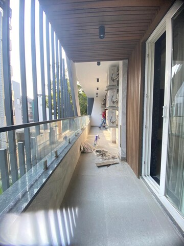 Balcony in 4 BHK Builder Floor at Sector 11 Dwarka – for Rent