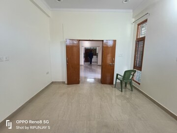 Room in 3 BHK Independent House at Gomti Nagar – for Rent