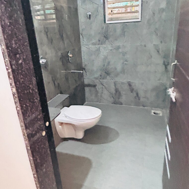 Bathroom, gk-aryavat 3 Bedroom 1350 Sq.Ft. Apartment In Old Mumbai Pune Highway Pune 8423020