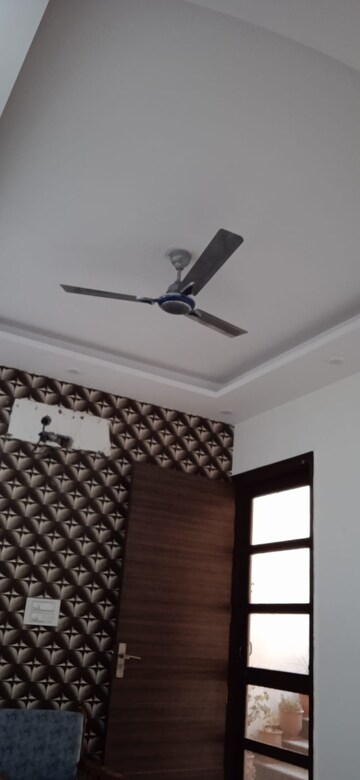Furnished Amenities in 3 BHK Builder Floor at Patiala Road – for Rent