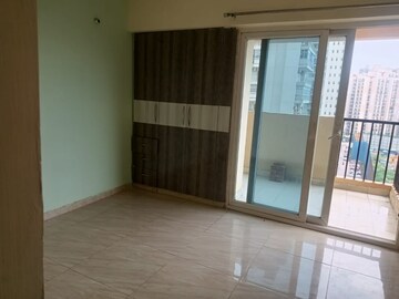 Room in 2 BHK Apartment at Gaur City 2 - 14th Avenue, Sector 16c Greater Noida – for Rent