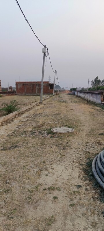  Plot – Exterior View View at Jankipuram Extension - for Sale
