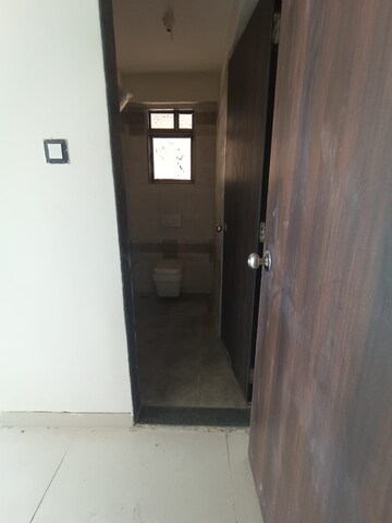 Room in 1 BHK Apartment at Shreedham Splendour, Andheri West – for Sale