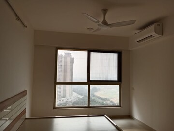Room in 2 BHK Apartment at Hiranandani Fortune City, New Panvel – for Rent