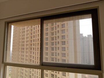 Room in 2 BHK Apartment at Hiranandani Fortune City, New Panvel – for Rent
