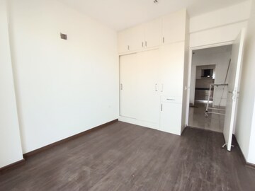 Room in 2 BHK Apartment at M3M Marina, Sector 68 – for Rent