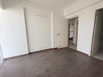 Room in 2 BHK Apartment at M3M Marina, Sector 68 – for Rent