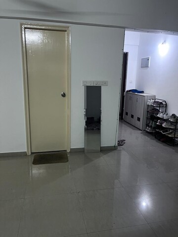 Room in 2 BHK Apartment at Nitesh Hyde Park, Bannerghatta Road – for Rent