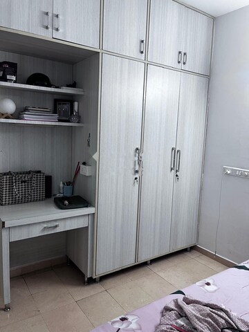 Room in 2 BHK Apartment at Nitesh Hyde Park, Bannerghatta Road – for Rent