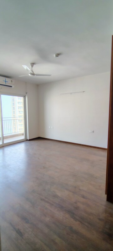 Room in 3 BHK Apartment at Shapoorji Pallonji Joyville Gurgaon, Sector 102 – for Rent