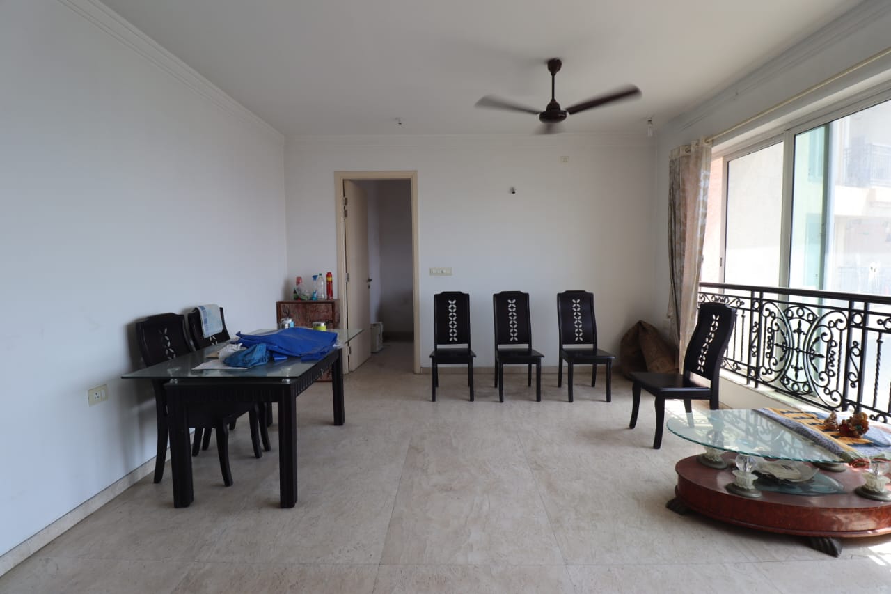 2.5 BHK + Extra Room Apartment For Sale in Hiranandani Meadows
