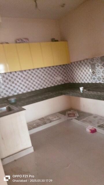 Master Bedroom in 3.5 BHK Apartment at SG Oasis, Vasundhara Sector 2b – for Rent